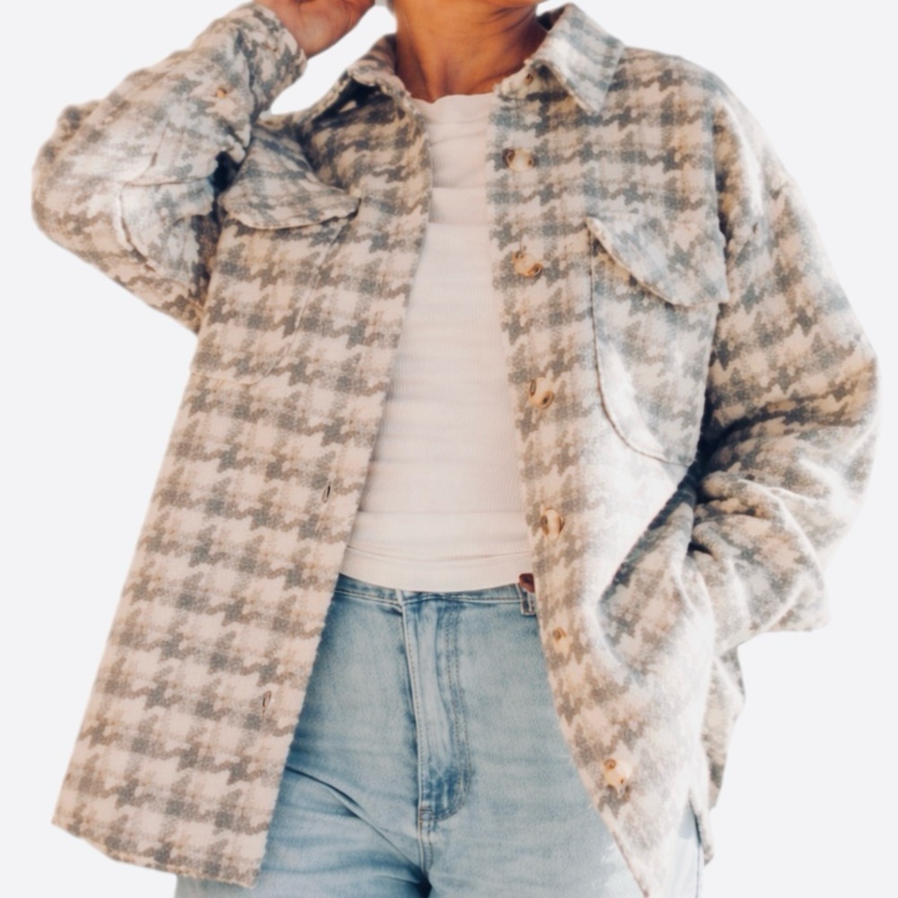 Women’s Lesley Gray and Cream Houndstooth Shacket Grunge 90’s Inspo Collegiate